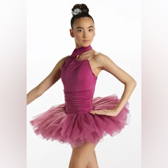 Burgundy tutu costume with one shoulder strap in a size IC (7/8) Burgundy tutu costume with one shoulder strap in a size IC (7/8)